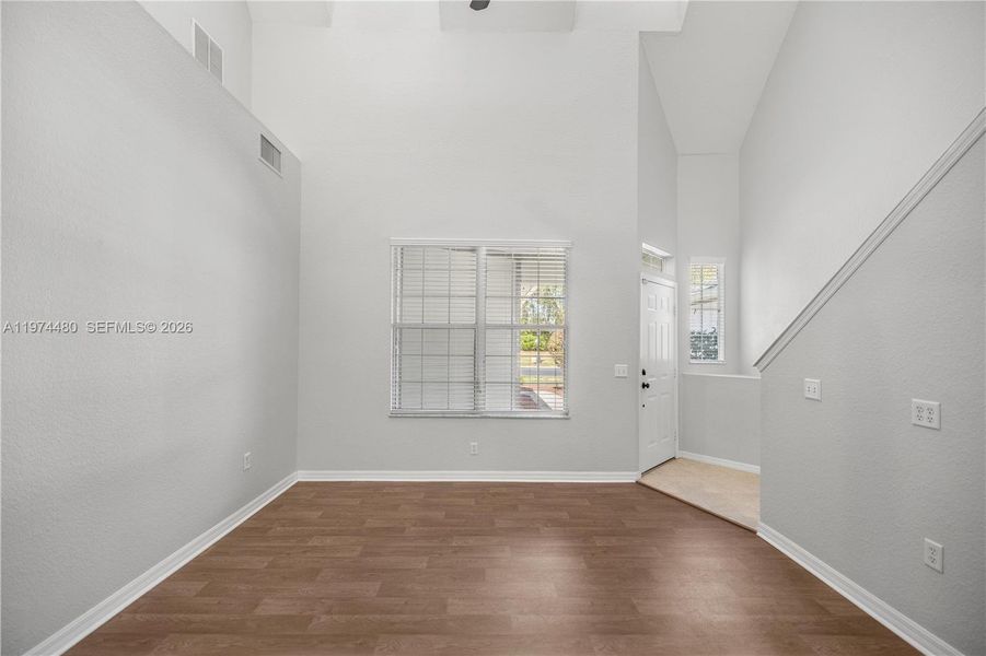 Spacious, unfurnished interior of a new home in , Ocala (Image 23).