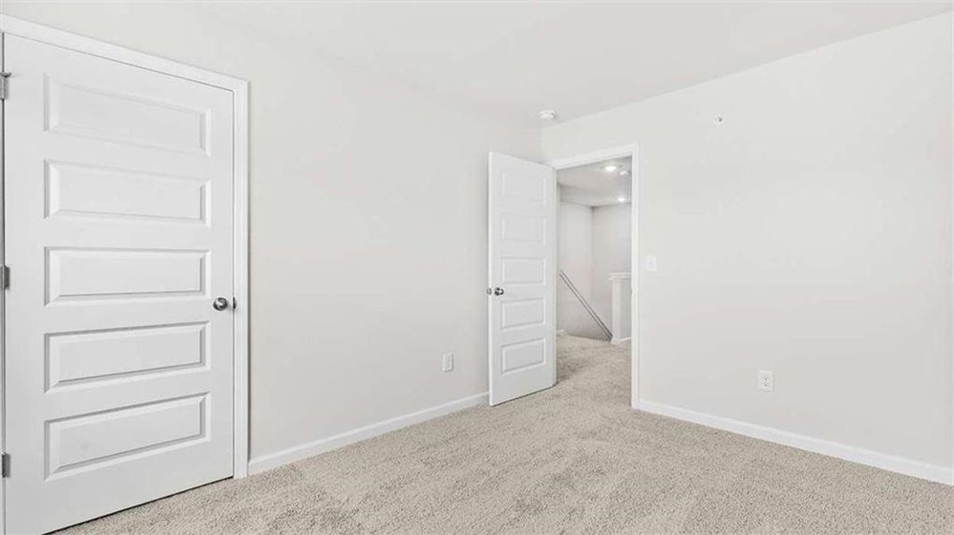 Spacious, unfurnished interior of a new home in Echo Glen, Stockbridge (Image 27).