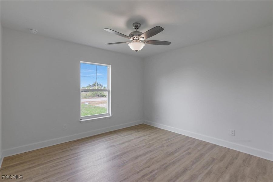 Spacious, unfurnished interior of a new home in Cape Coral, Cape Coral (Image 26).