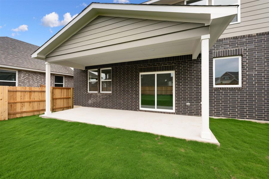 Exterior details and patio area of a home in Berry Creek Highlands, Georgetown (Image 3).