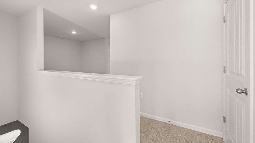 Spacious, unfurnished interior of a new home in Mountain Park, Dahlonega (Image 21).