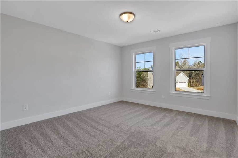 Spacious, unfurnished interior of a new home in Cambridge, Flowery Branch (Image 31).