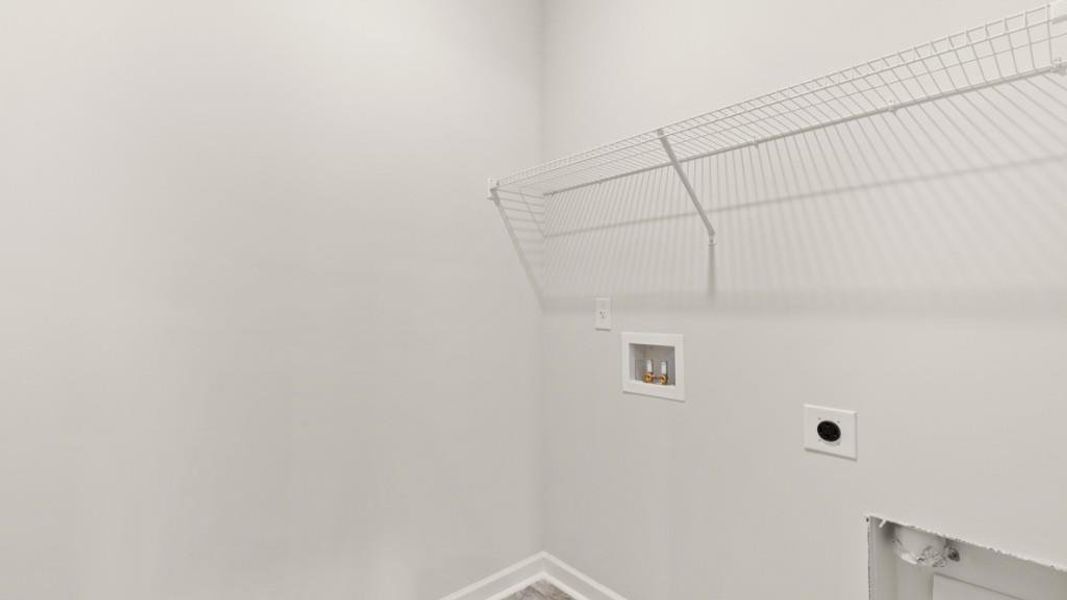 Spacious, unfurnished interior of a new home in Falcon Landing, Gainesville (Image 16).