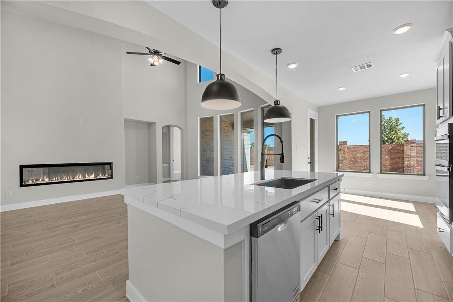 Representative image. Features, selections and colors may vary.