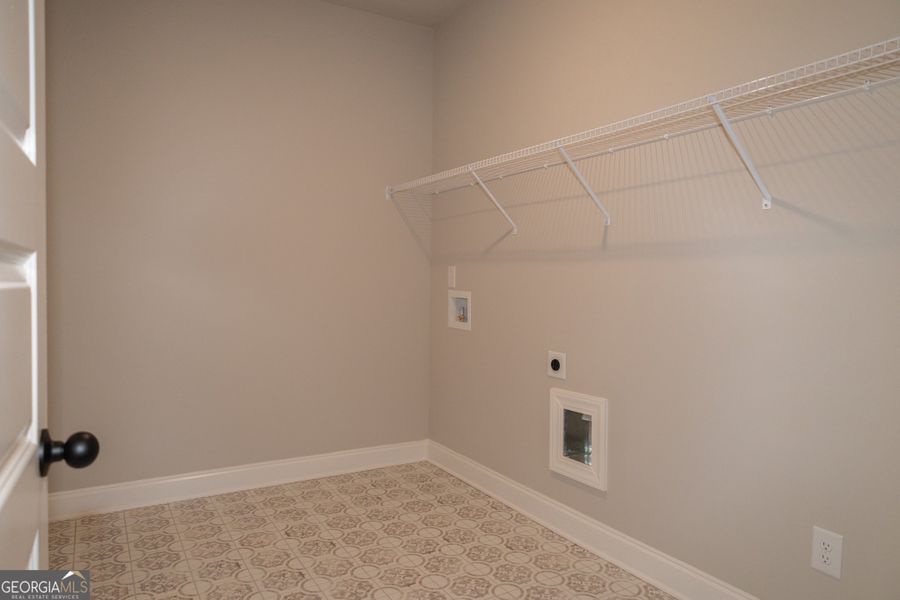 Spacious, unfurnished interior of a new home in Leverett Park, Newnan (Image 18).