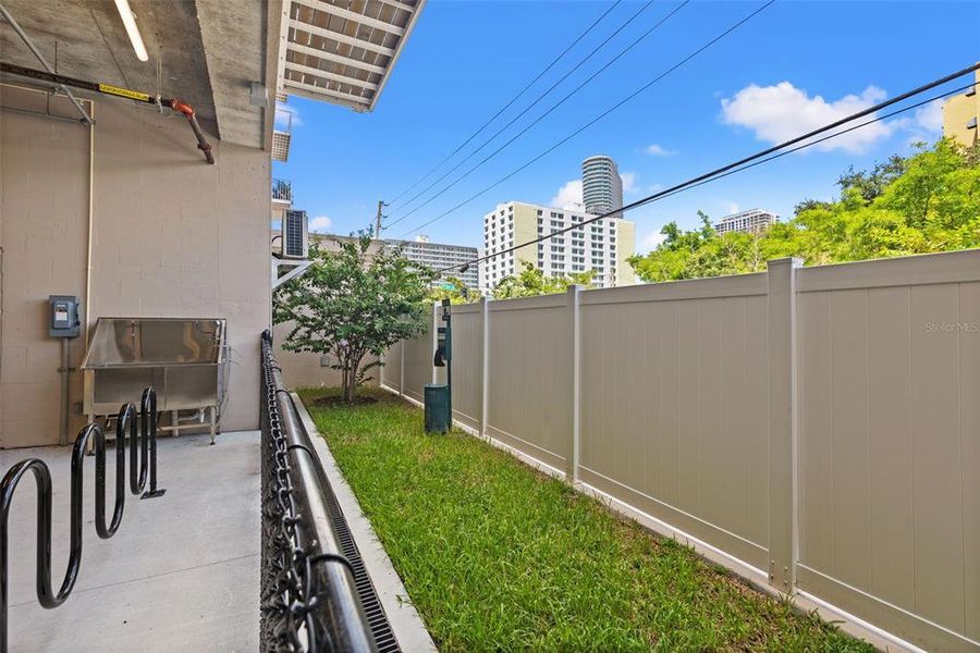 Exterior details and patio area of a home in Castille Urbana, St. Petersburg (Image 25).