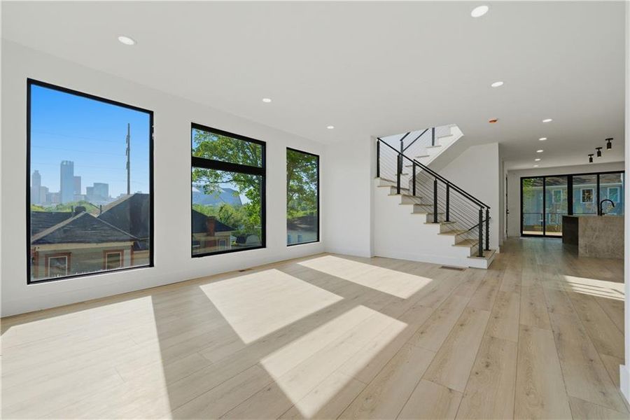 Spacious, unfurnished interior of a new home in , Atlanta (Image 29).