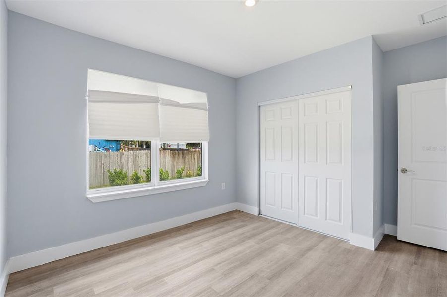 Spacious, unfurnished interior of a new home in , Cape Coral (Image 35).