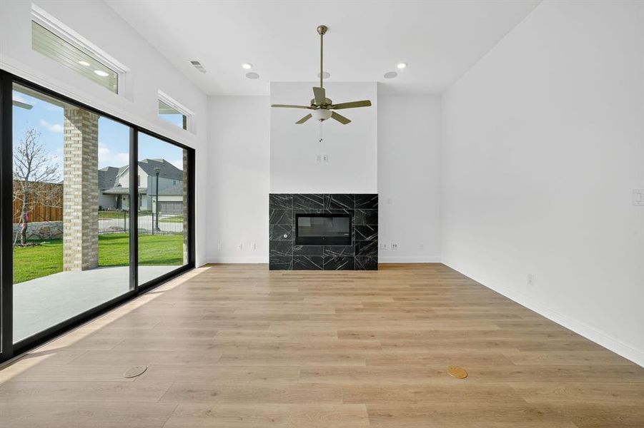 Spacious, unfurnished interior of a new home in Walsh Ranch, Fort Worth (Image 27).