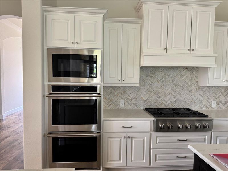 Double Ovens, Microwav and upgraded Gas Cook Top