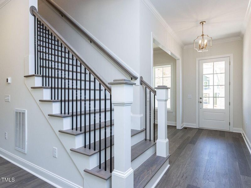 005-1280x960-entry 005-1280x960-entry