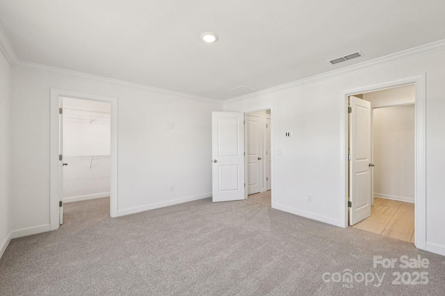 Spacious, unfurnished interior of a new home in Meadows at Wilson Farms - The Heights Series, Fort Mill (Image 18).