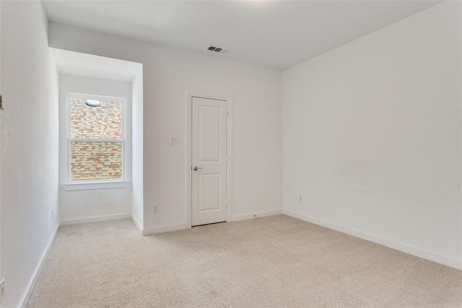 Spacious, unfurnished interior of a new home in , Mansfield (Image 14).