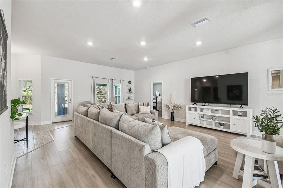 Furnished interior view inside a new home in Sugarmill Woods, Homosassa (Image 47).