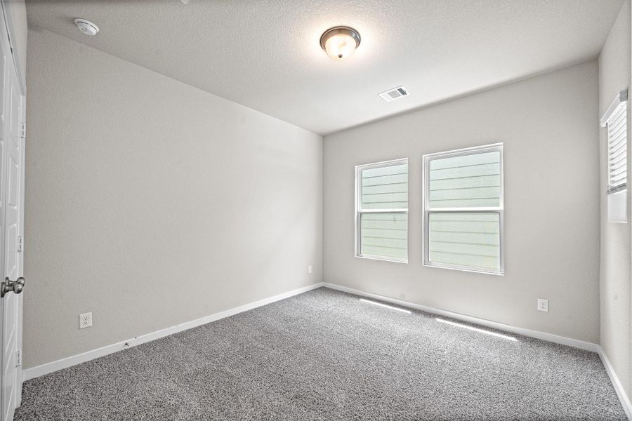 Spacious, unfurnished interior of a new home in , Houston (Image 13).