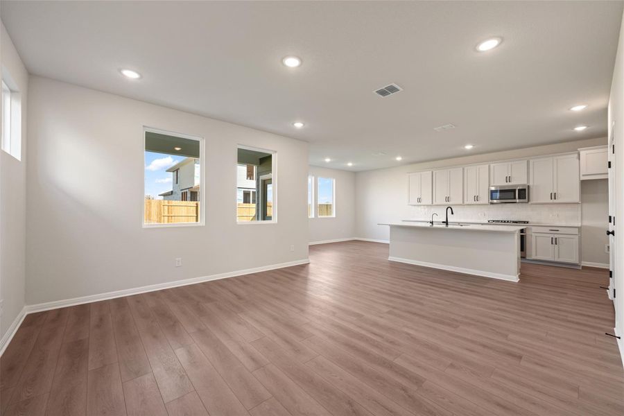 Representative images and renderings are for illustrative purposes. Actual structural options and design finishes of home may vary.