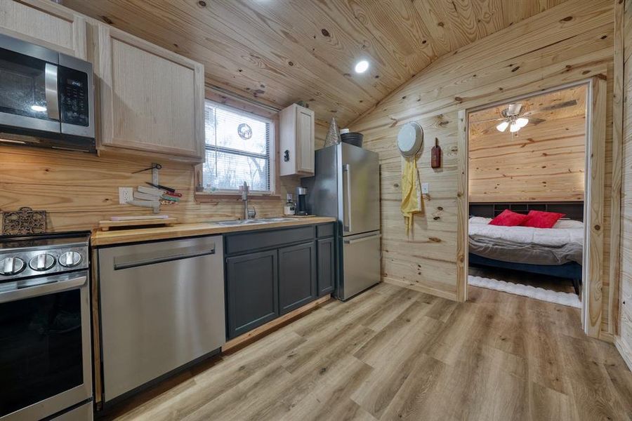 Furnished interior view inside a new home in , Grand Saline (Image 14).
