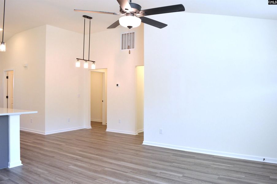 Spacious, unfurnished interior of a new home in Piney Woods Bluff, Columbia (Image 11).