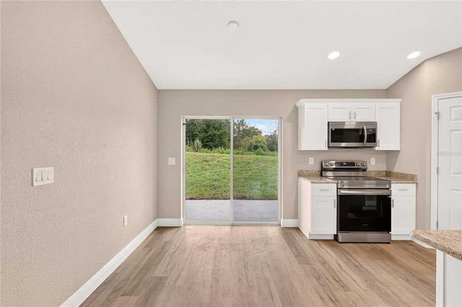 Spacious, unfurnished interior of a new home in , Dunnellon (Image 24).