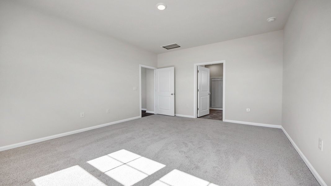 Spacious, unfurnished interior of a new home in Sease's Pond, Gilbert (Image 19).