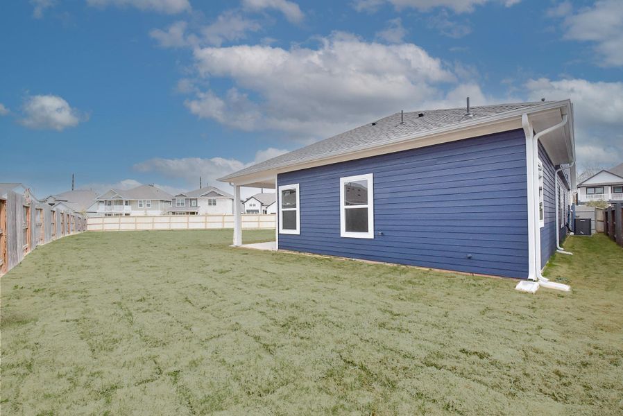 Exterior details and patio area of a home in Fulshear Lakes, Fulshear (Image 27).