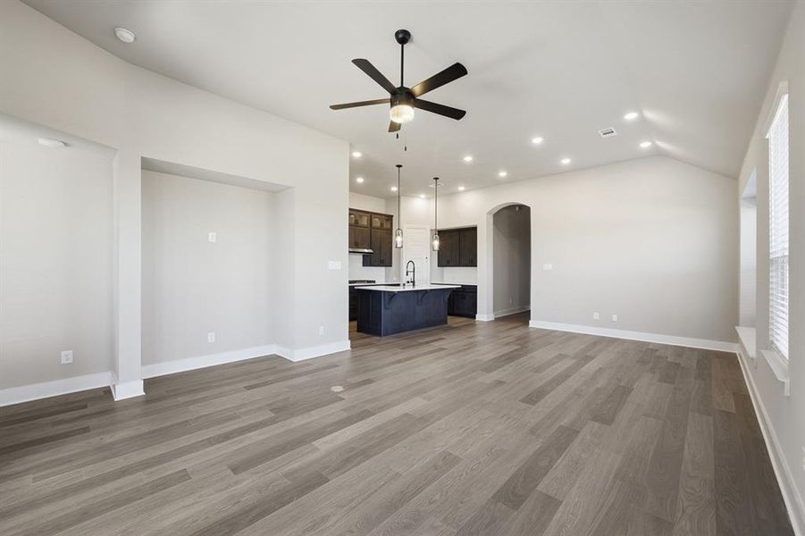 Spacious, unfurnished interior of a new home in Sandbrock Ranch, Aubrey (Image 19).