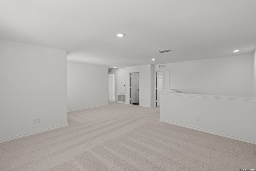Spacious, unfurnished interior of a new home in Dove Song, Marion (Image 16).