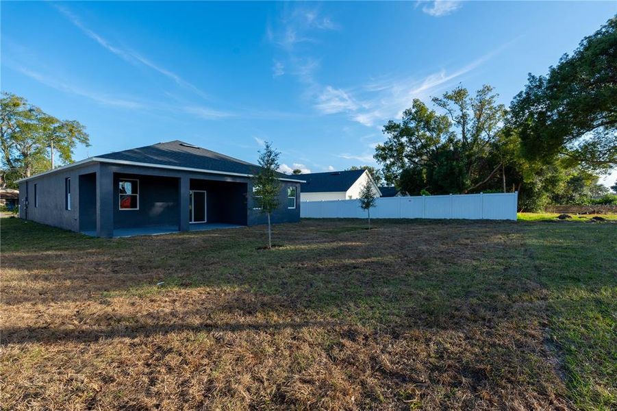 Exterior details and patio area of a home in , Tavares (Image 29).