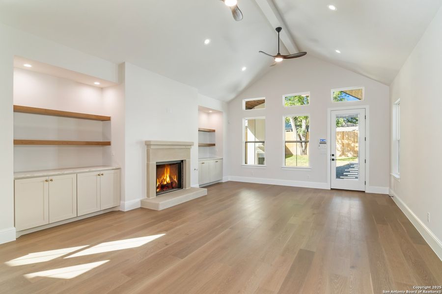 Spacious, unfurnished interior of a new home in , San Antonio (Image 23).