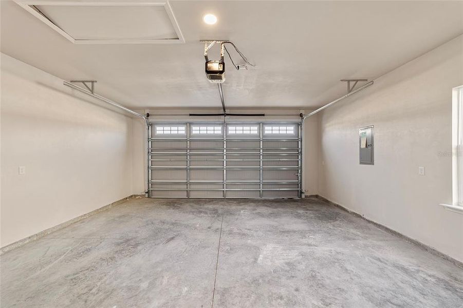 Spacious, unfurnished interior of a new home in , Gainesville (Image 24).
