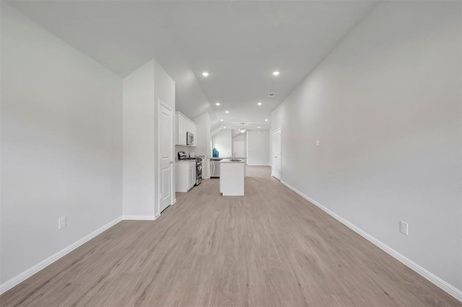 Spacious, unfurnished interior of a new home in Elevon, Lavon (Image 33). Spacious, unfurnished interior of a new home in Elevon, Lavon (Image 33).