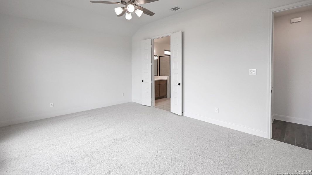 Spacious, unfurnished interior of a new home in Legacy At Lake Dunlap 50', New Braunfels (Image 15). Spacious, unfurnished interior of a new home in Legacy At Lake Dunlap 50', New Braunfels (Image 15).