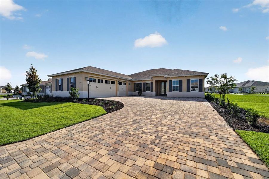 Exterior details and patio area of a home in , Ocala (Image 24).
