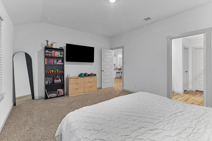 Furnished interior view inside a new home in , Baytown (Image 15).