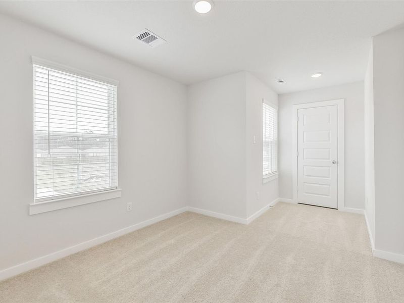 Spacious, unfurnished interior of a new home in Liberty Estates, Cleveland (Image 38).