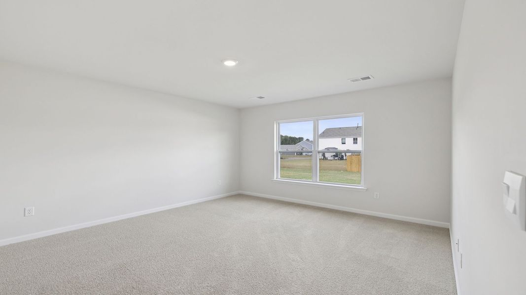 Spacious, unfurnished interior of a new home in Cascade Point, Seneca (Image 24).