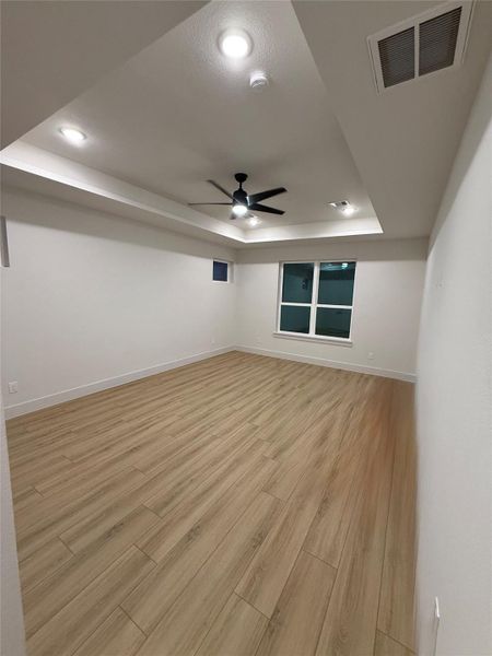 Spacious, unfurnished interior of a new home in , Pearland (Image 22).