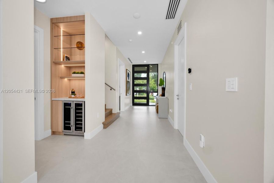 Spacious, unfurnished interior of a new home in , Miami (Image 23).