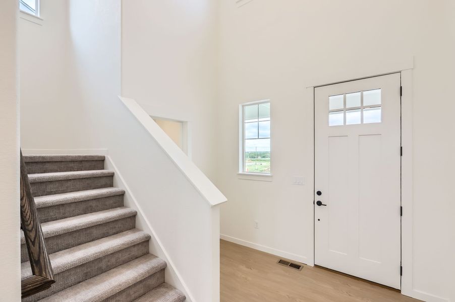 Plan V432 - Representative Photo - Entry