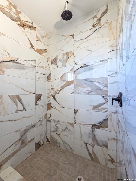 Close-up of interior finishes inside a home in , Eagle Pass (Image 17).