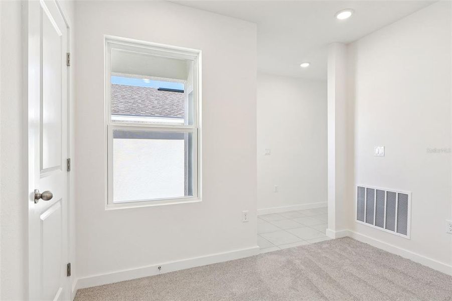 Spacious, unfurnished interior of a new home in Hamilton Bluff, Haines City (Image 21).