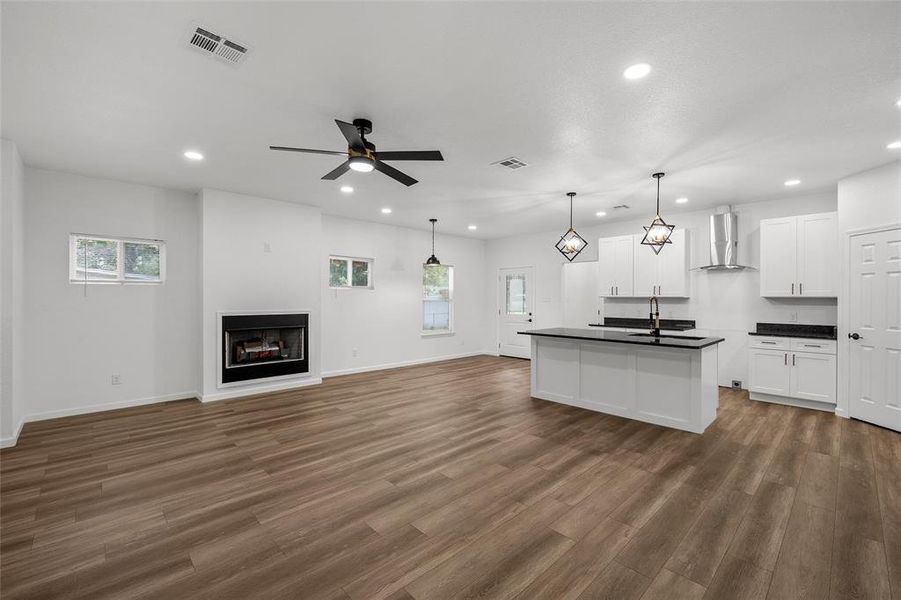 Spacious, unfurnished interior of a new home in , Waco (Image 17). Spacious, unfurnished interior of a new home in , Waco (Image 17).
