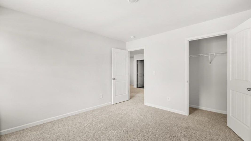 Spacious, unfurnished interior of a new home in Northwoods at Mirror Lake, Villa Rica (Image 31).