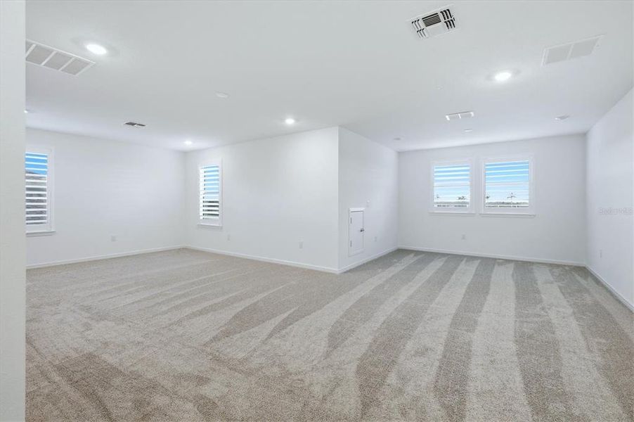 Spacious, unfurnished interior of a new home in , Parrish (Image 24).