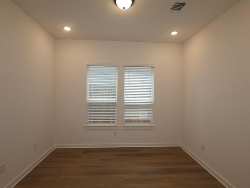 Spacious, unfurnished interior of a new home in Edgewood, Leander (Image 13).