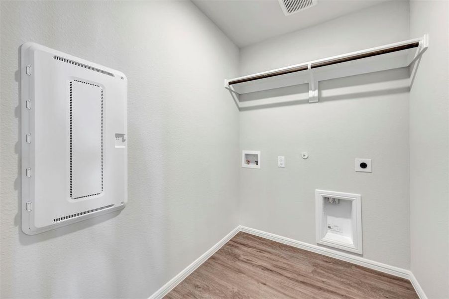 Spacious, unfurnished interior of a new home in Lane Ranch, Sanger (Image 19).