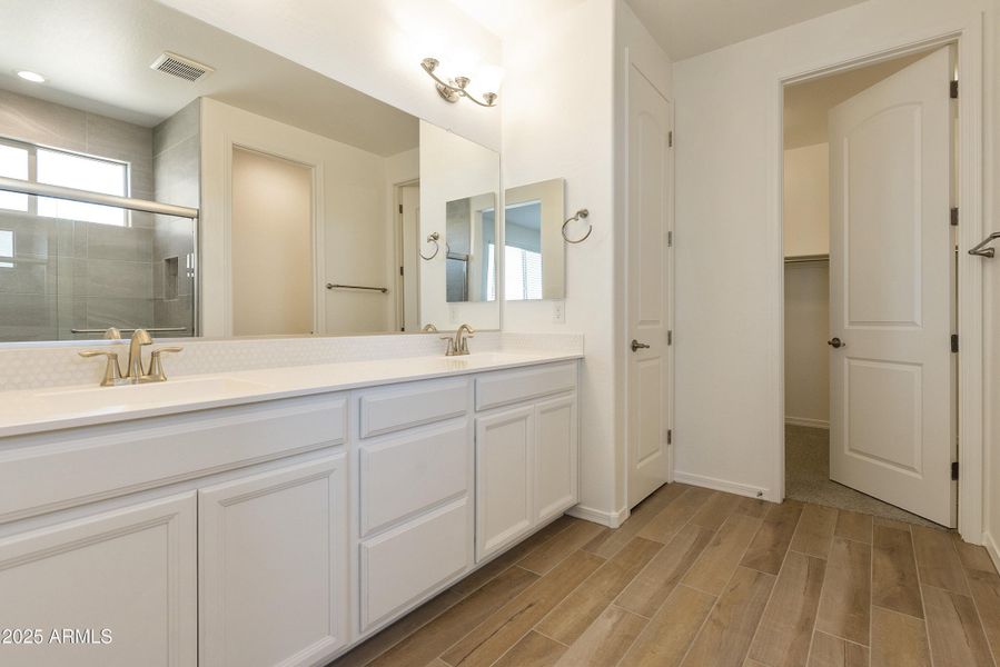 OWNER'S BATH OWNER'S BATH