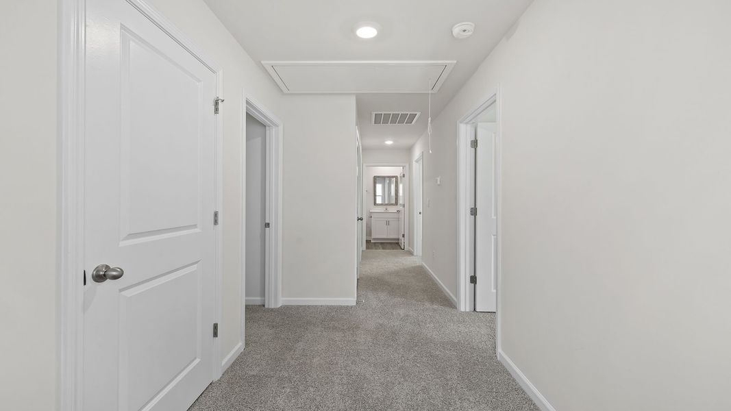 Spacious, unfurnished interior of a new home in Cloverdale Hills, Piedmont (Image 16).