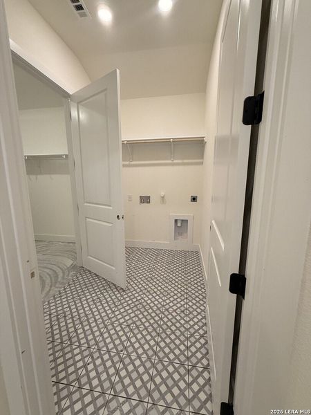 Spacious, unfurnished interior of a new home in The Summit, San Antonio (Image 4). Spacious, unfurnished interior of a new home in The Summit, San Antonio (Image 4).