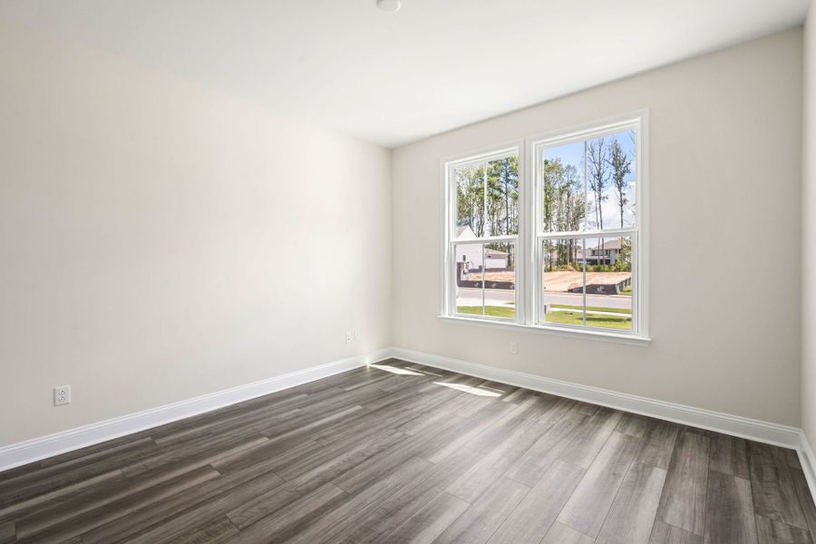 Spacious, unfurnished interior of a new home in Del Webb Savannah at Heartwood, Richmond Hill (Image 41).